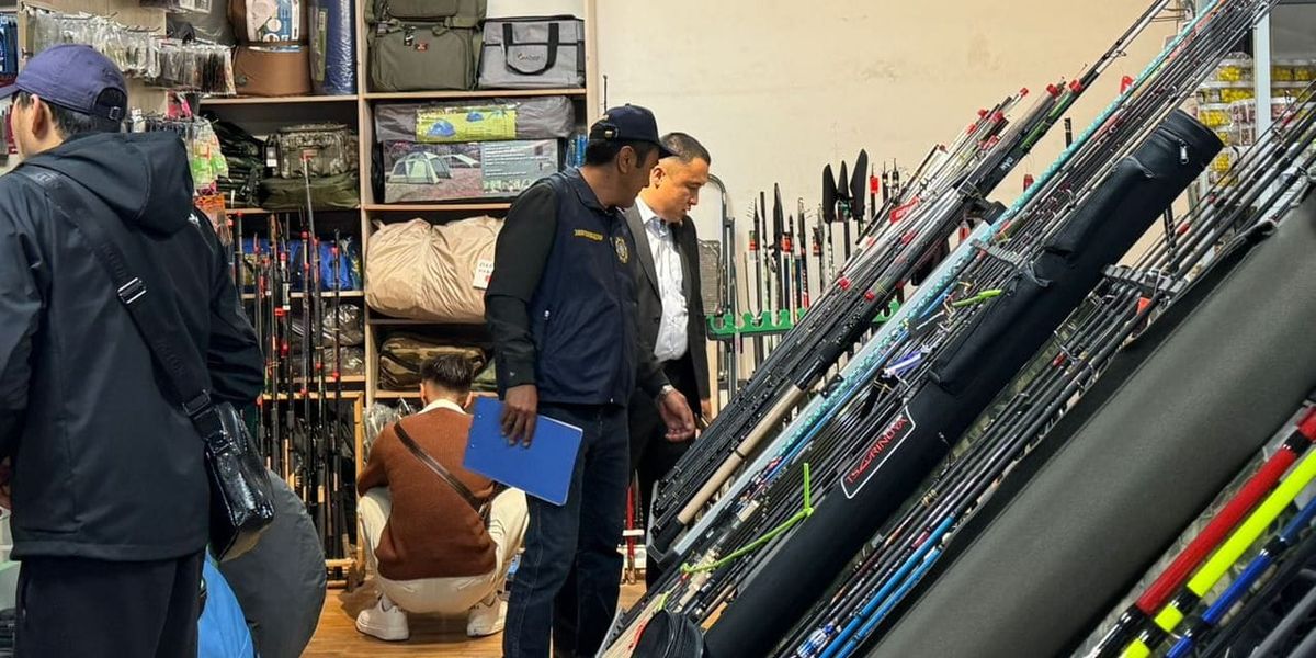 Экотехнадзор проверил рыболовные магазины Бишкека на наличие запрещенных сетей