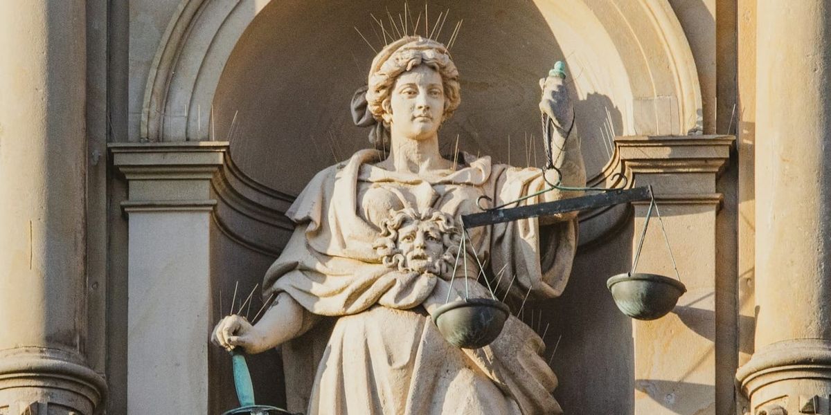 Институт омбудсмена предложил разработать стратегию справедливого правосудия в Кыргызстане