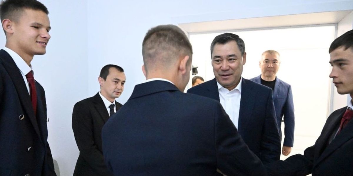 Выпускников интернатов в Кыргызстане будут вне очереди включать в списки ГИК