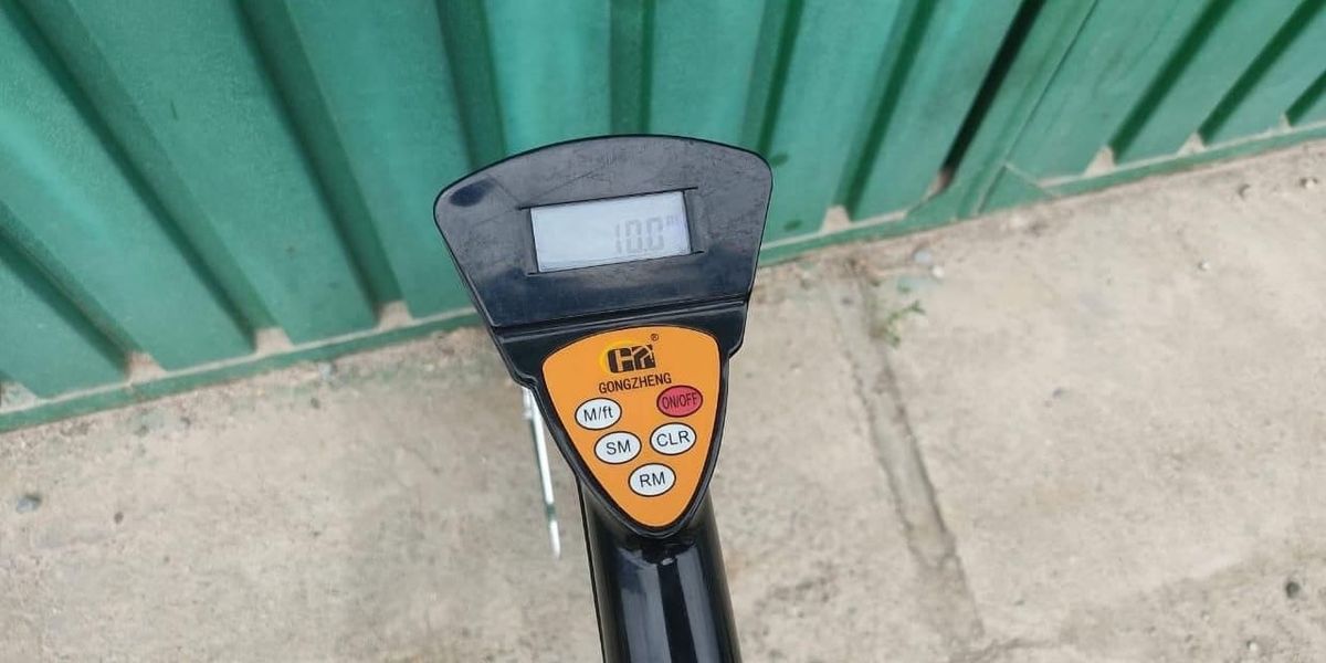 Незаконные постройки вдоль автомобильных дорог в Кыргызстане