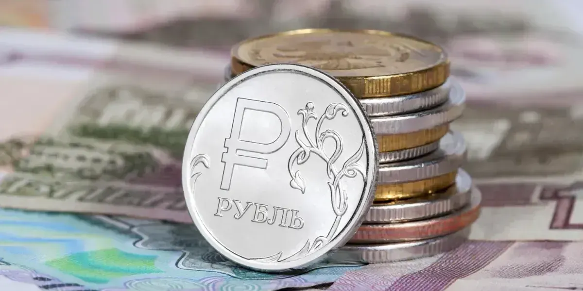 Рубль потерял 6.5% к сому с начала августа — курсы валют на 20 августа