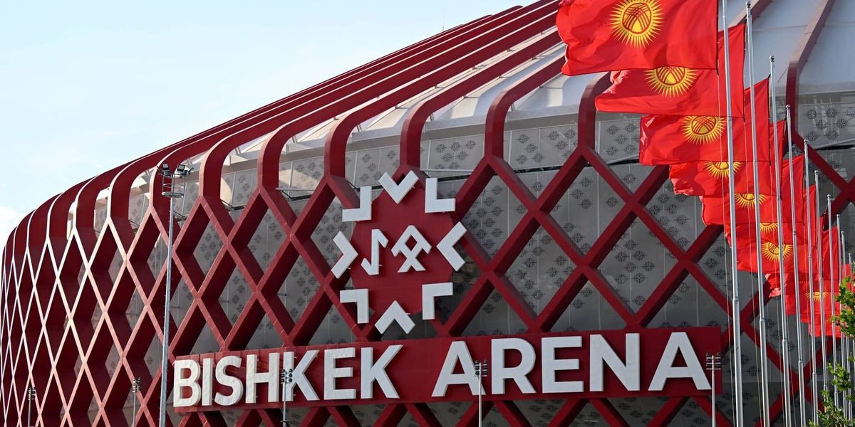 Садыр Жапаров проверил готовность «Бишкек Арены» к открытию Всемирных игр кочевников