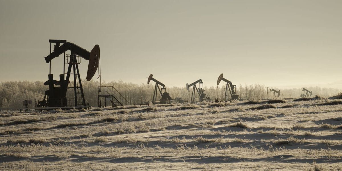 Мировые цены на нефть упали более чем на $1 перед заявлением США о новых санкциях против Ирана