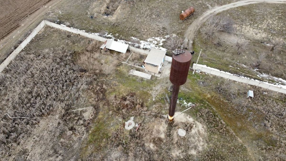 ФАП, клуб и водонапорная башня: в селе Бирдик в госсобственность вернули соцобъекты на 342 млн сомов