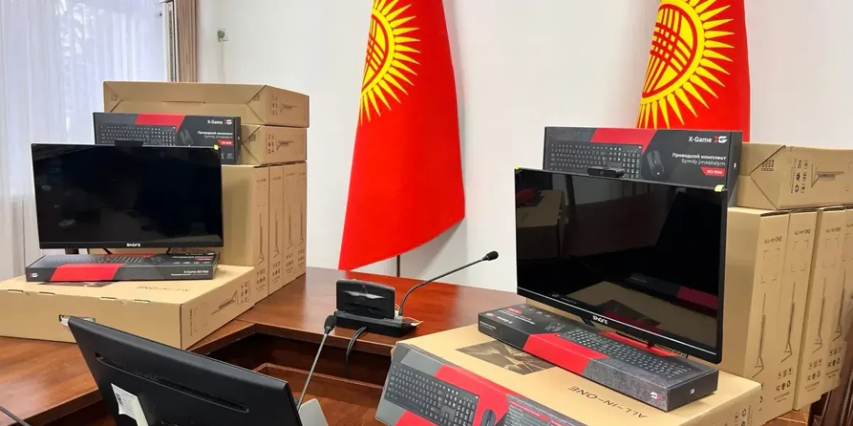ЮНИСЕФ передал 507 компьютеров Министерству здравоохранения