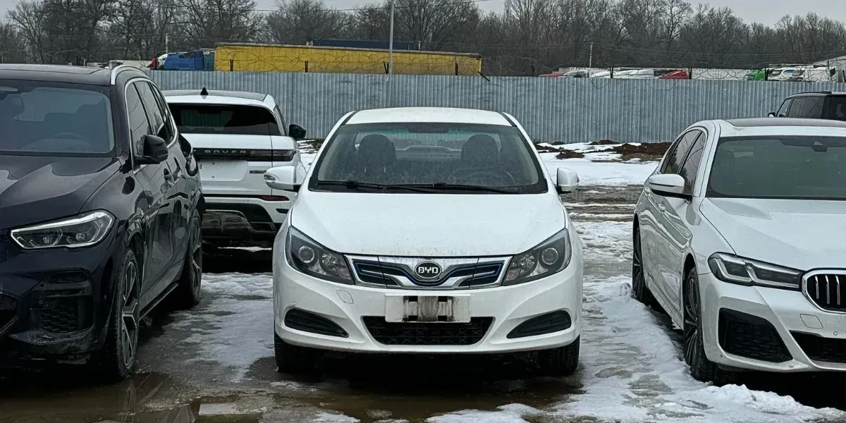 В Кыргызстан пытались ввезти китайские электромобили BYD с заниженным годом выпуска