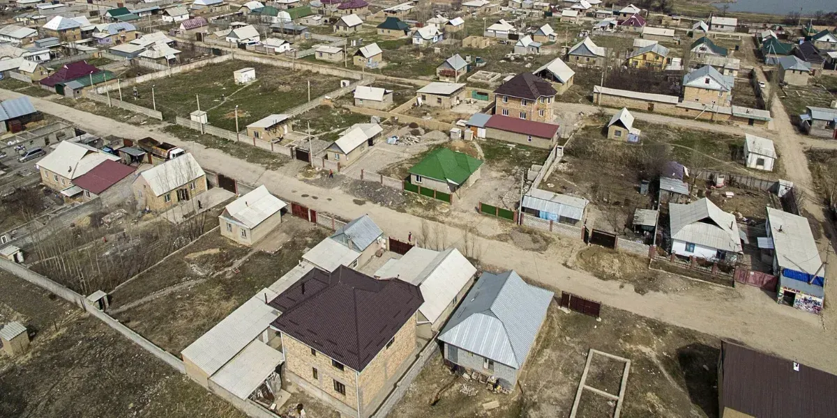 В Бишкеке через фиктивную комиссию незаконно «амнистировали» 19 самовольно построенных жилых домов