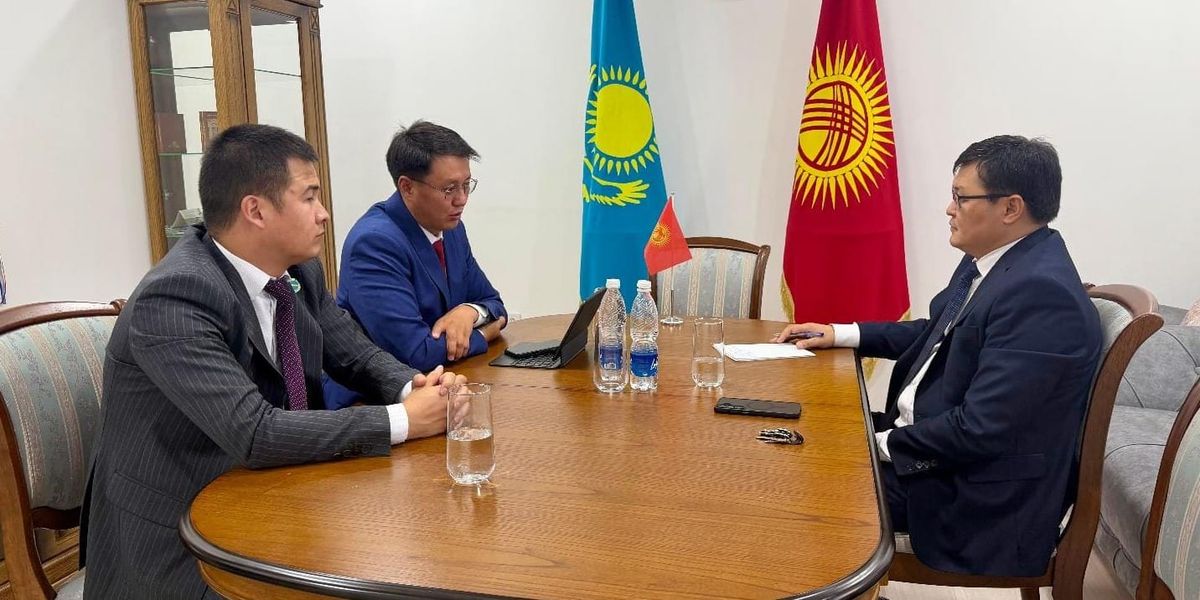 Кыргызстанцам пока не требуется QazETA для въезда в Казахстан