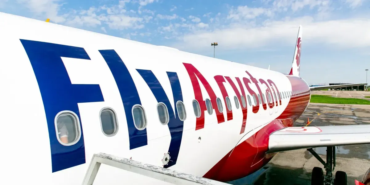 Самолет FlyArystan на фоне запуска рейсов из Астаны на Иссык-Куль