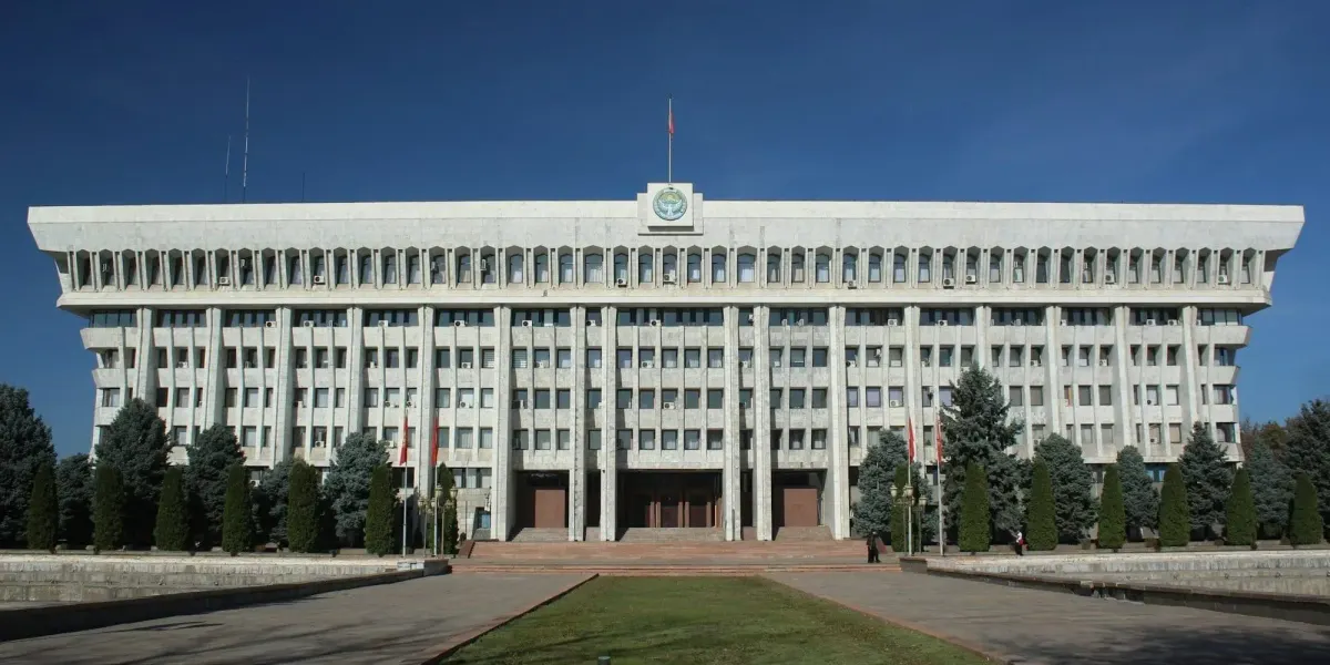 Жогорку Кенеш 22 апреля, школьный буллинг КР, приватизация госимущества, статус этнических кыргызов, новости экономики, Economist.kg