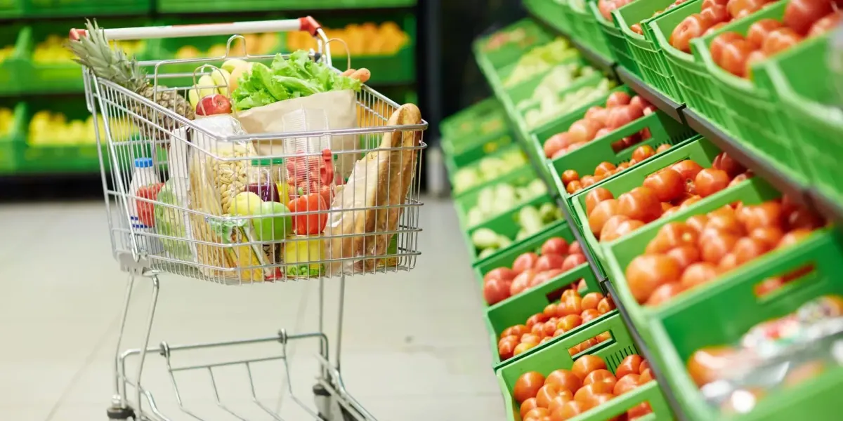 Битва чеков: Минсельхоз сравнил стоимость продуктов в КР, РФ и Казахстане