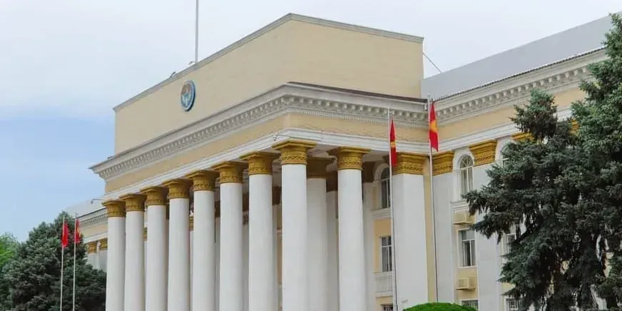 МИД Кыргызстана советует отложить поездки в Иран из-за протестов