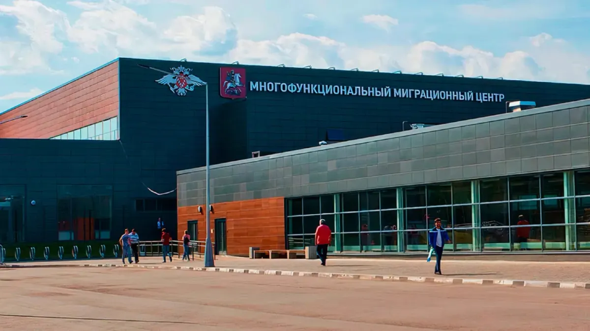 Готов ли центр «Сахарово» к наплыву мигрантов и когда туда лучше ехать, рассказали в МИД КР