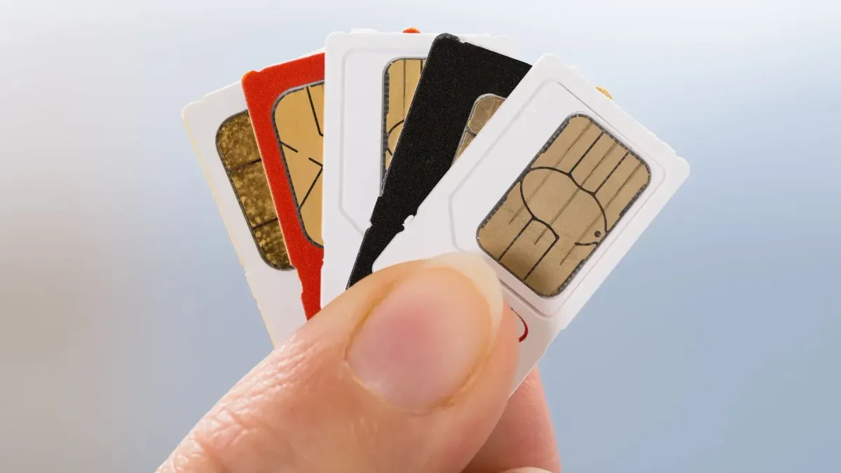 Жогорку Кенеш поддержал запрет на передачу банковских, SIM-карт, E-кошельков третьим лицам