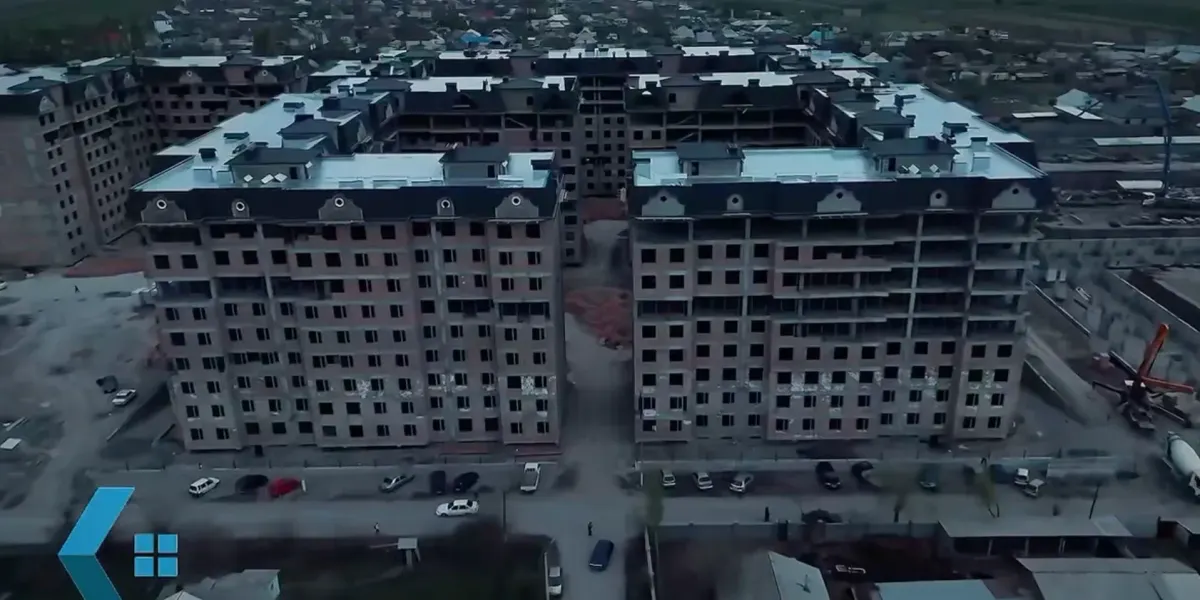 В ГИК показали строительство жилого комплекса в Джалал-Абаде на 945 квартир