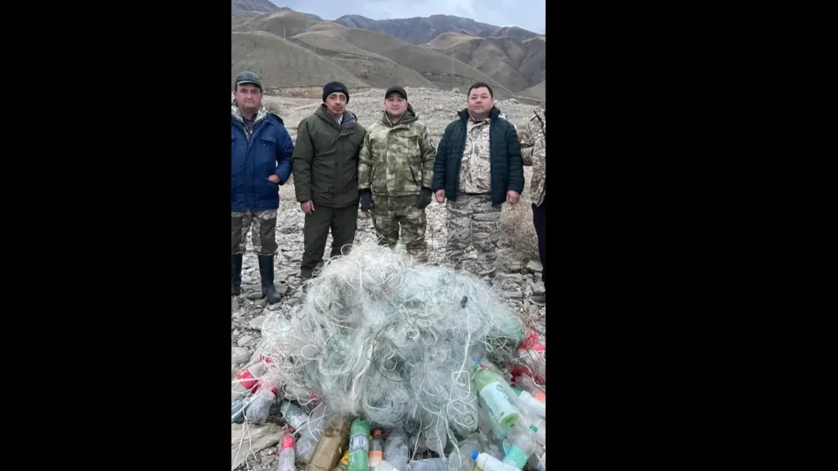 Токтогульское водохранилище очистили от 20 км рыболовных сетей