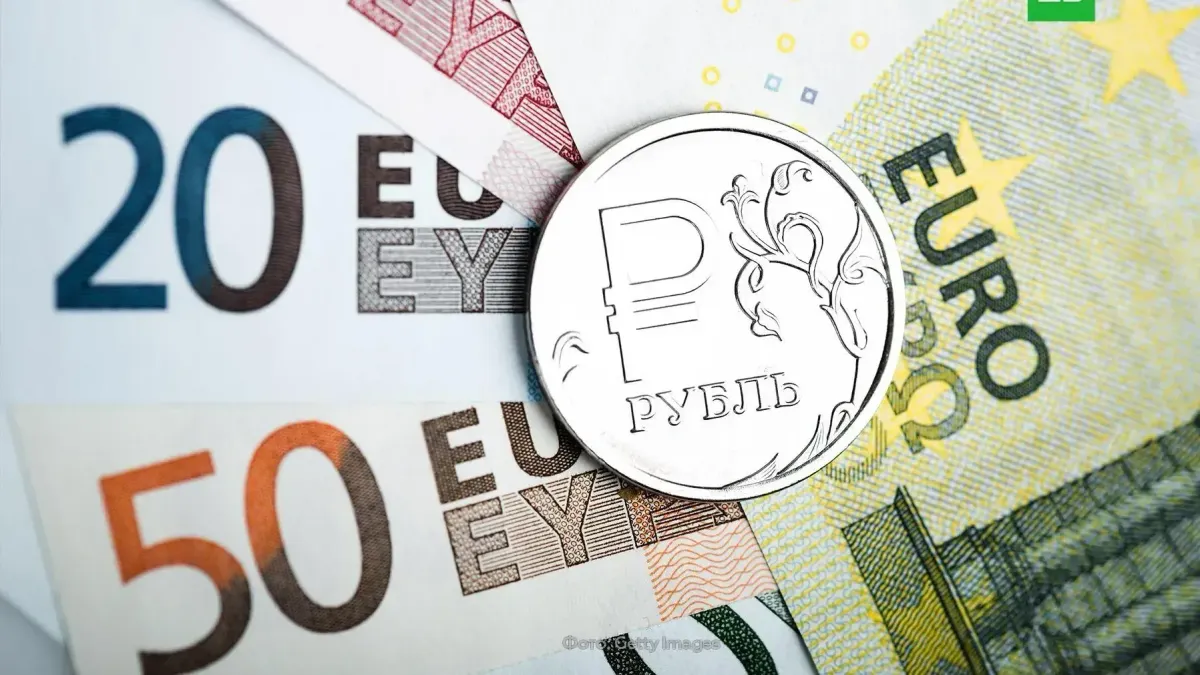 Евро вырос до 95 сомов, рубль ослаб на 1.5% — курс НБ КР на 22 августа