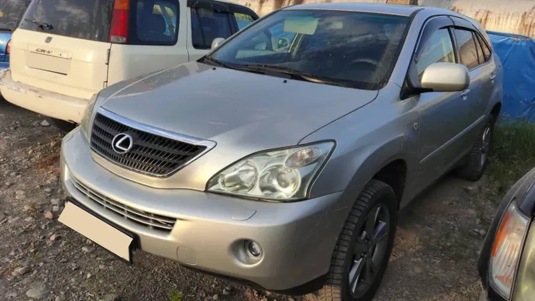 Таможенники задержали Lexus RX 400H с «левыми» документами