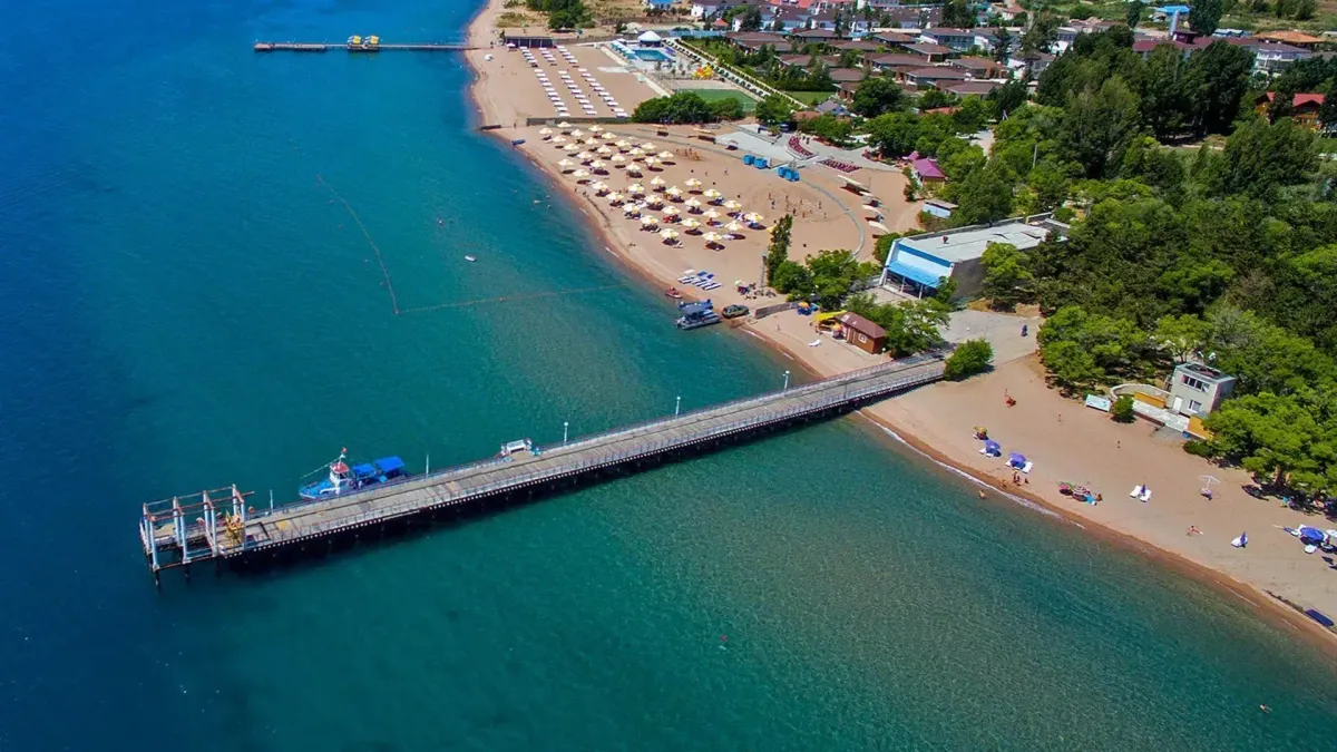 Кому достанется земля под азербайджанским отелем на Иссык-Куле? Ответ Госстроя