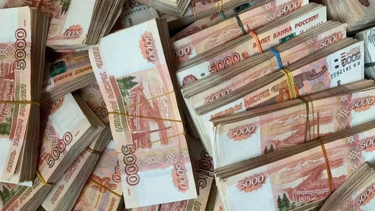Узбекистанец намеревался вывезти в КР 80 млн рублей — он задержан