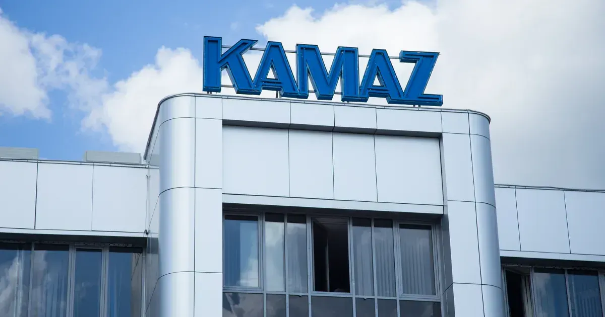 Минтруда обсудил трудоустройство 500 кыргызстанцев на завод «КамАЗ» в России