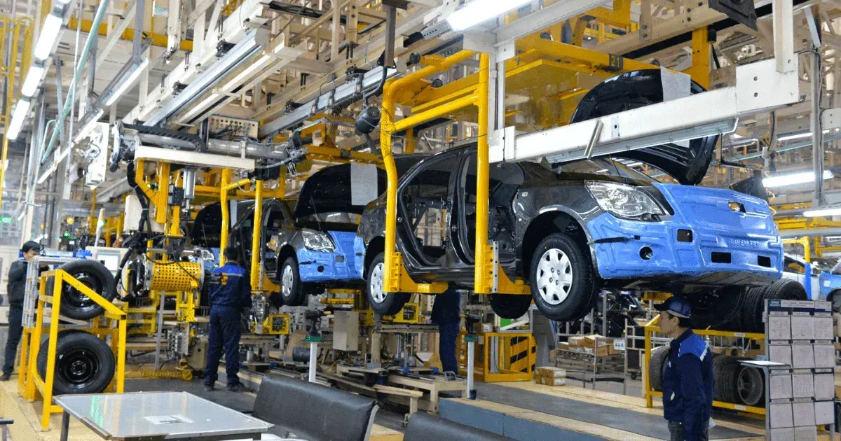 Акылбек Жапаров посетил узбекский автомобильный завод UzAuto Motors