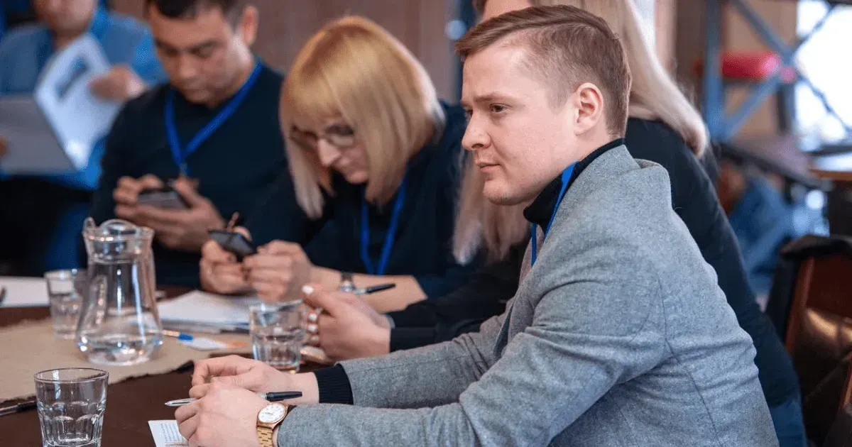Россиянин запустил платформу для оптовых продаж одежды Made in KG на экспорт