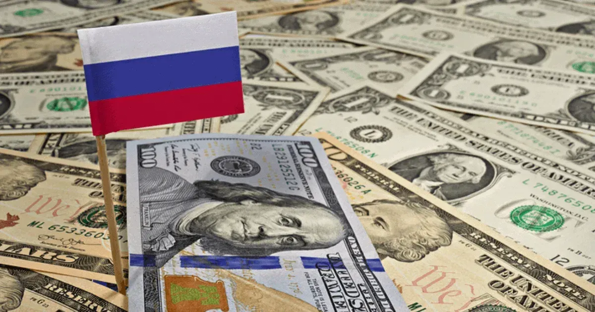 Россия фактически «высасывает» доллары из стран, которые ее окружают, включая Кыргызстан – Нацбанк