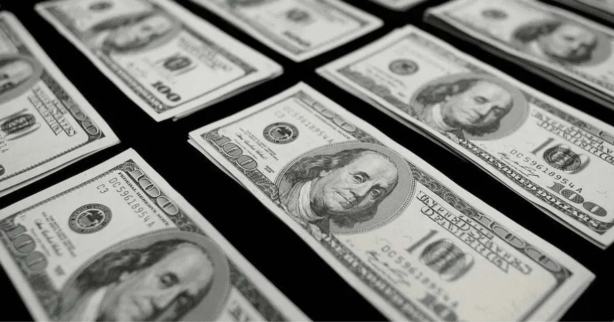 Нацбанк скупил почти $60 млн — это крупнейшая интервенция за многие годы
