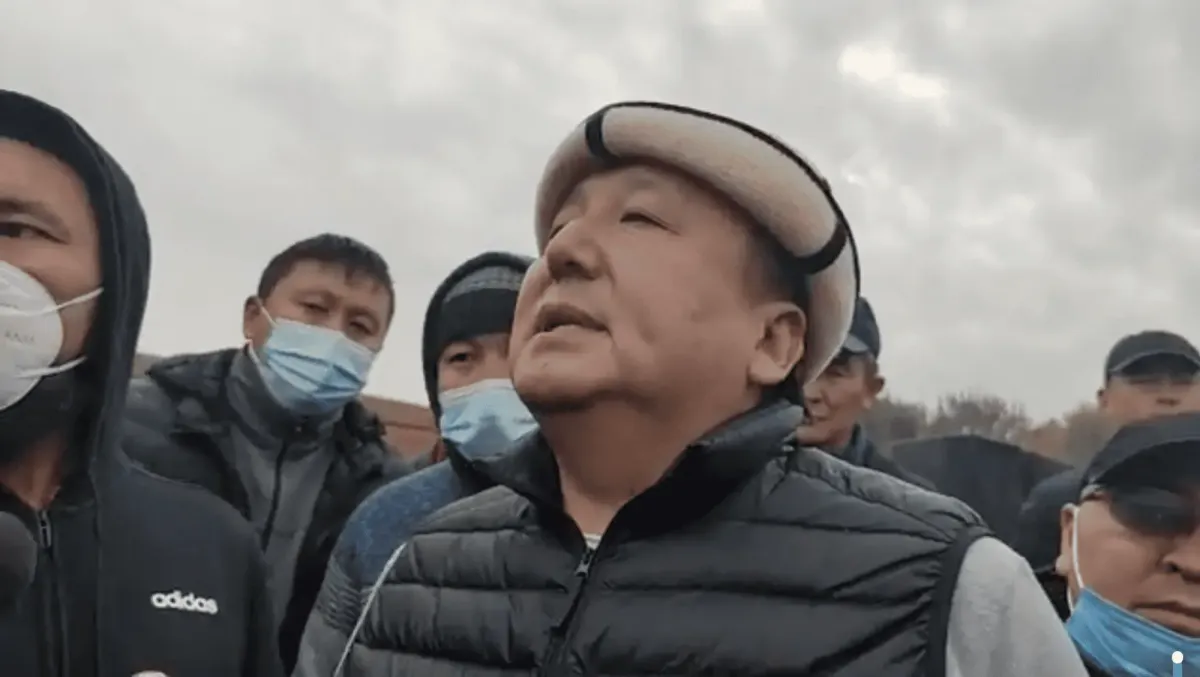 В Оше проходит митинг с участием Асылбека Жээнбека