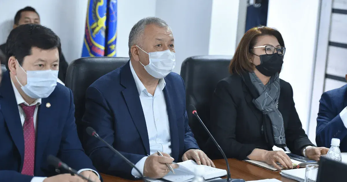 Боронов: Компании должны оплатить прогулы работникам, тем более правительство дало льготы и отсрочки по налогам