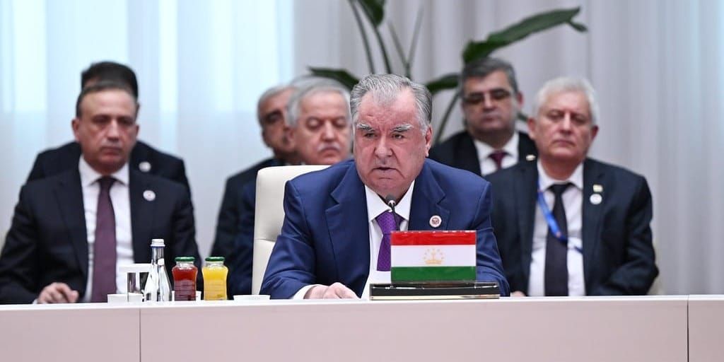 Рахмон предложил ШОС создать зоны экономического роста и цифровую агроплатформу