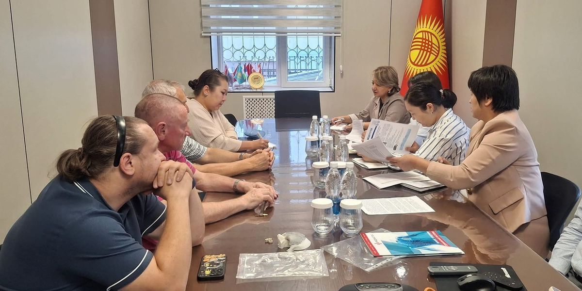 «Кыргызфармация» изучает возможность прямых поставок имплантов из Беларуси