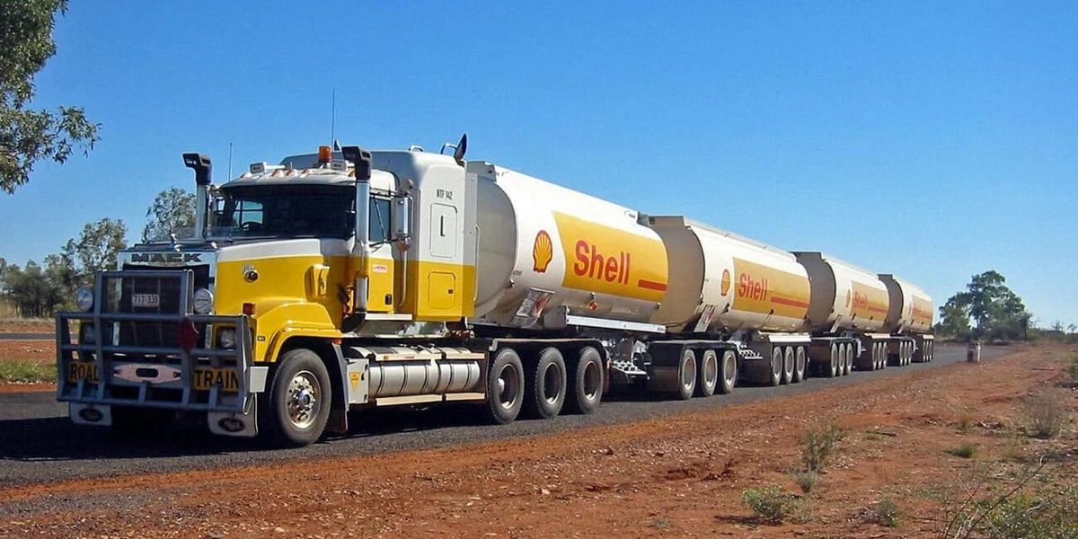 В Кыргызстане допустимую массу автопоездов с нефтепродуктами увеличили до 49 тонн