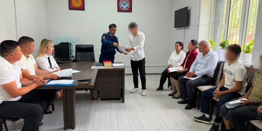 Шести детям-сиротам в Джалал-Абадской области выделили землю для строительства жилья