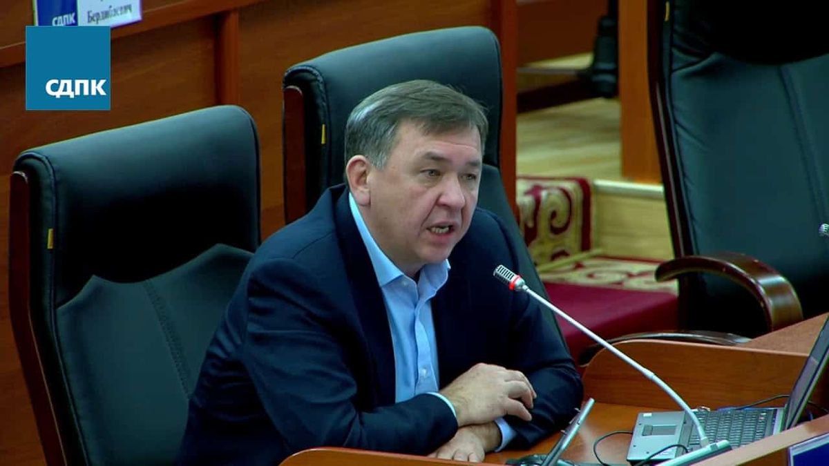 Депутат Арапбаев назвал официальные данные Минюста «ахинеей» и отрицает владение бизнесом