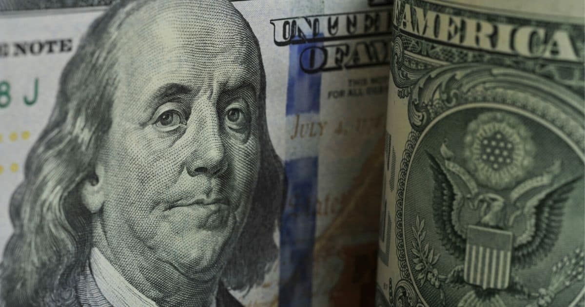 Нацбанк увеличил объем интервенций – банкам продано почти $20 млн