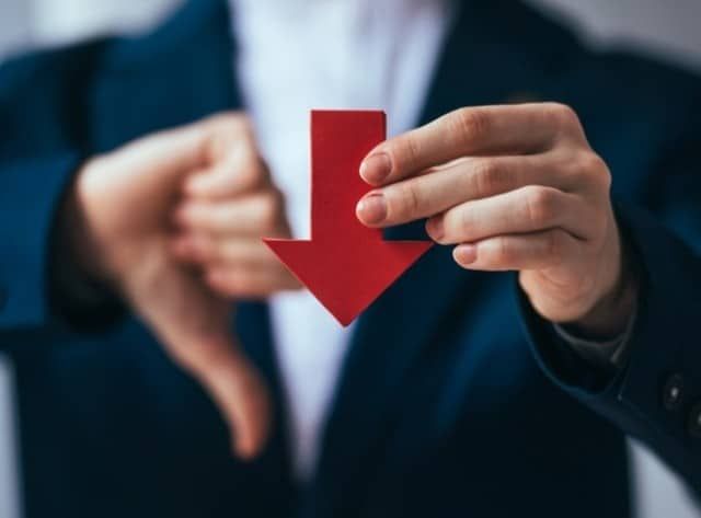 Доходы госбюджета упали на 10.1%. Налоговая и Таможенная службы не смогли выполнить план