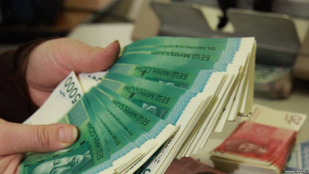 В мэрии Токмока необоснованно начислили себе зарплаты на 15 млн сомов