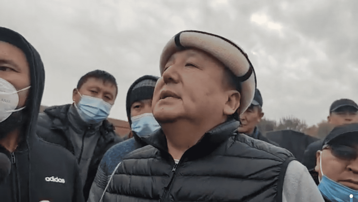 В Оше проходит митинг с участием Асылбека Жээнбека