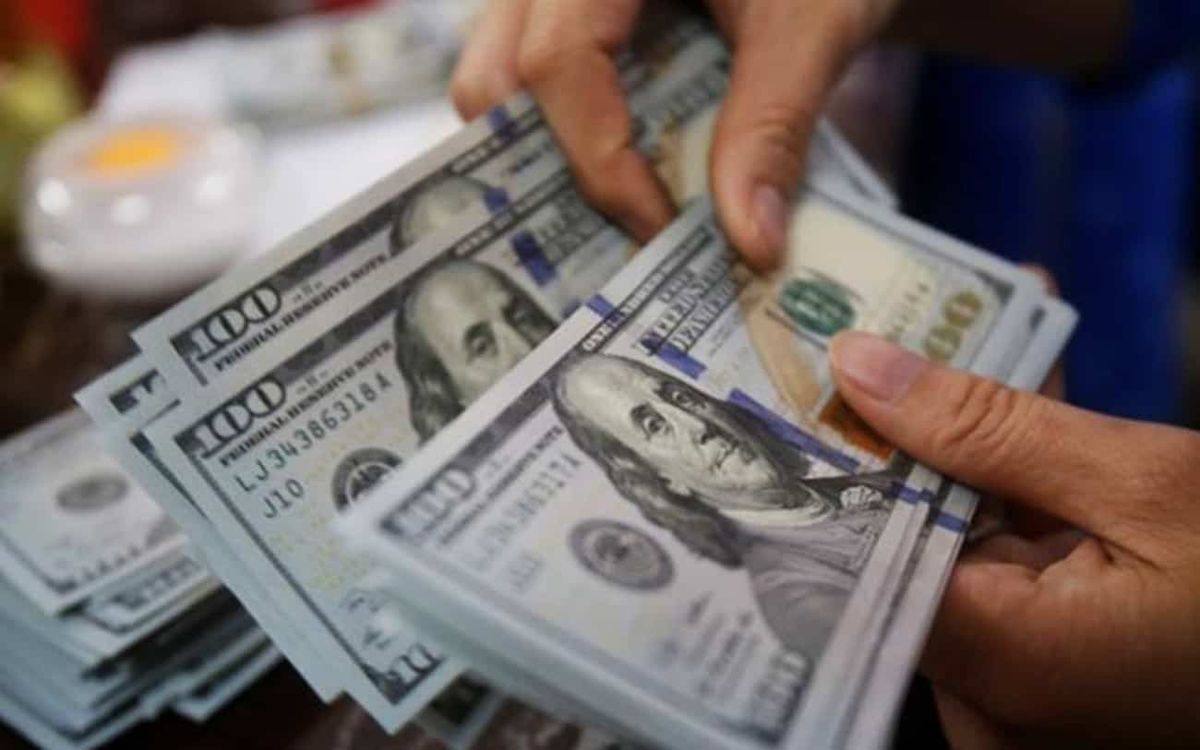 Комиссия банков за обналичивание долларов составляет от 0.5% до 3% — Нацбанк