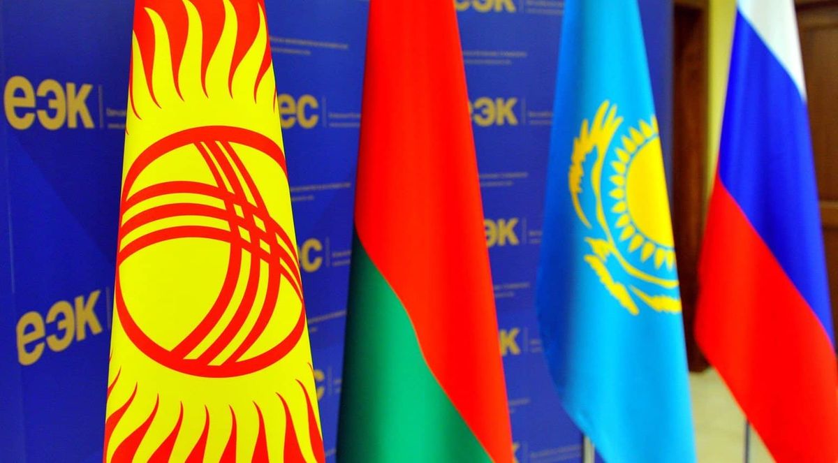 Почти 98% импорта из ЕАЭС в КР обеспечивают Россия и Казахстан
