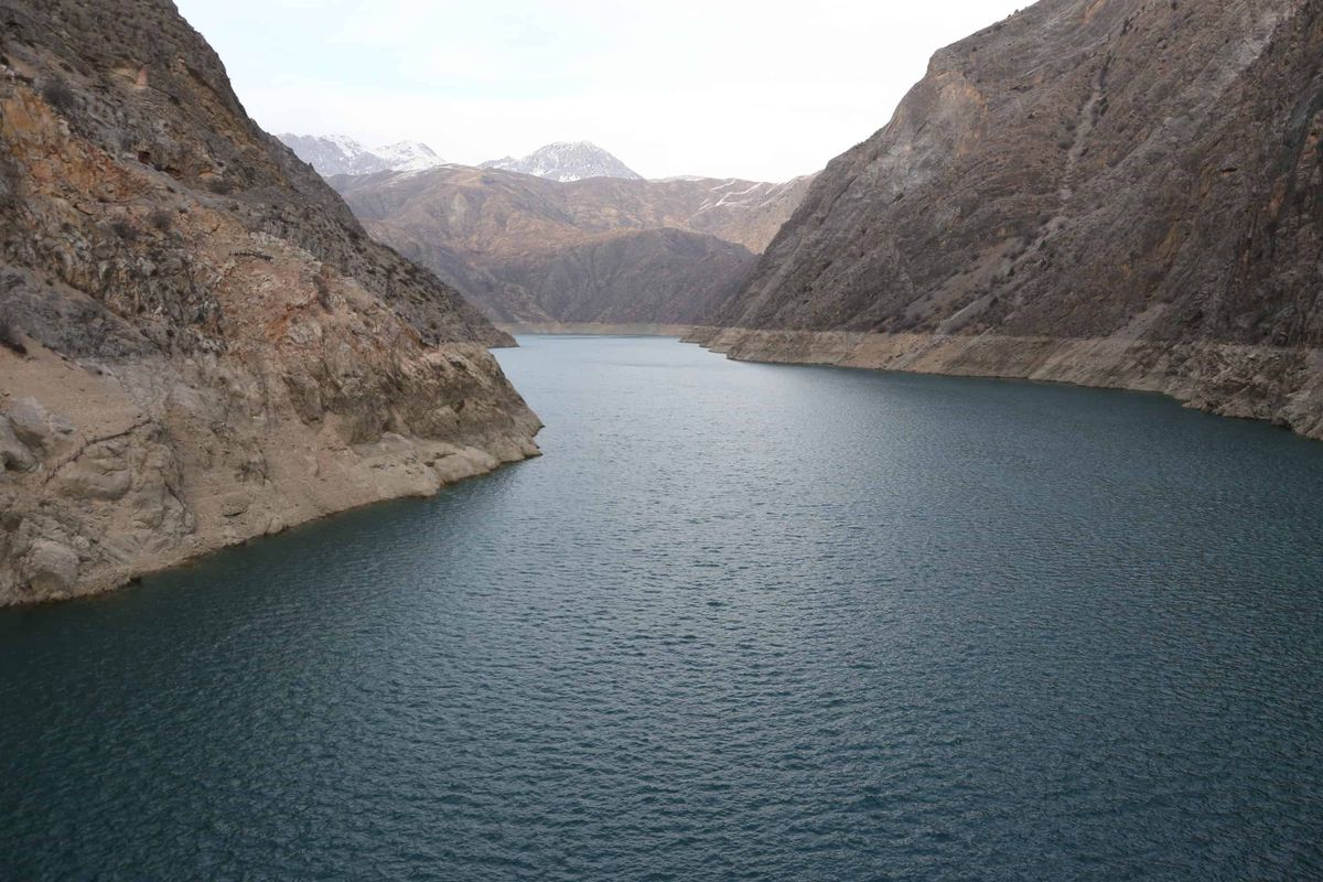Объем воды в Токтогульском водохранилище сократился до 10.2 млрд м³