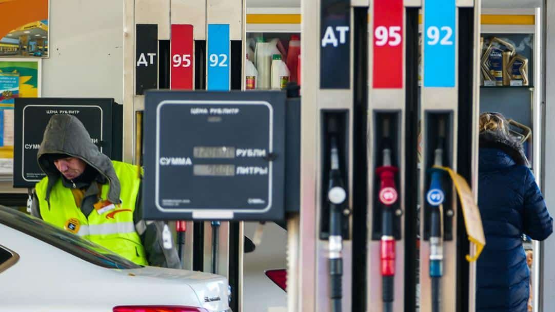 Цены на ГСМ пока останутся прежними — нефтетрейдеры заключили сделки по завышенному курсу