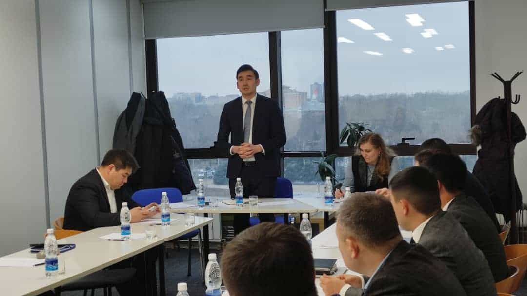Банкам предложили покупать ценные бумаги местных компаний