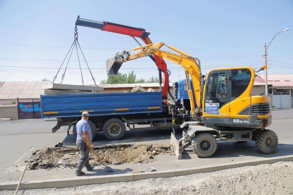 ЕБРР передал спецтехнику на €2.4 млн шести муниципалитетам