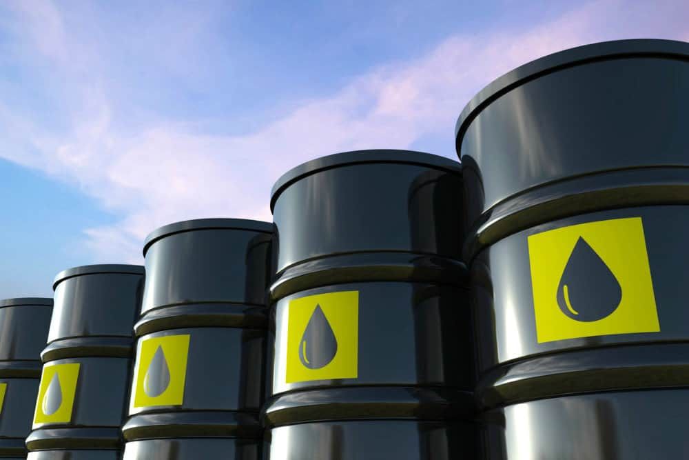 Власти КР намерены продлить запрет на вывоз нефти и нефтепродуктов за пределы ЕАЭС