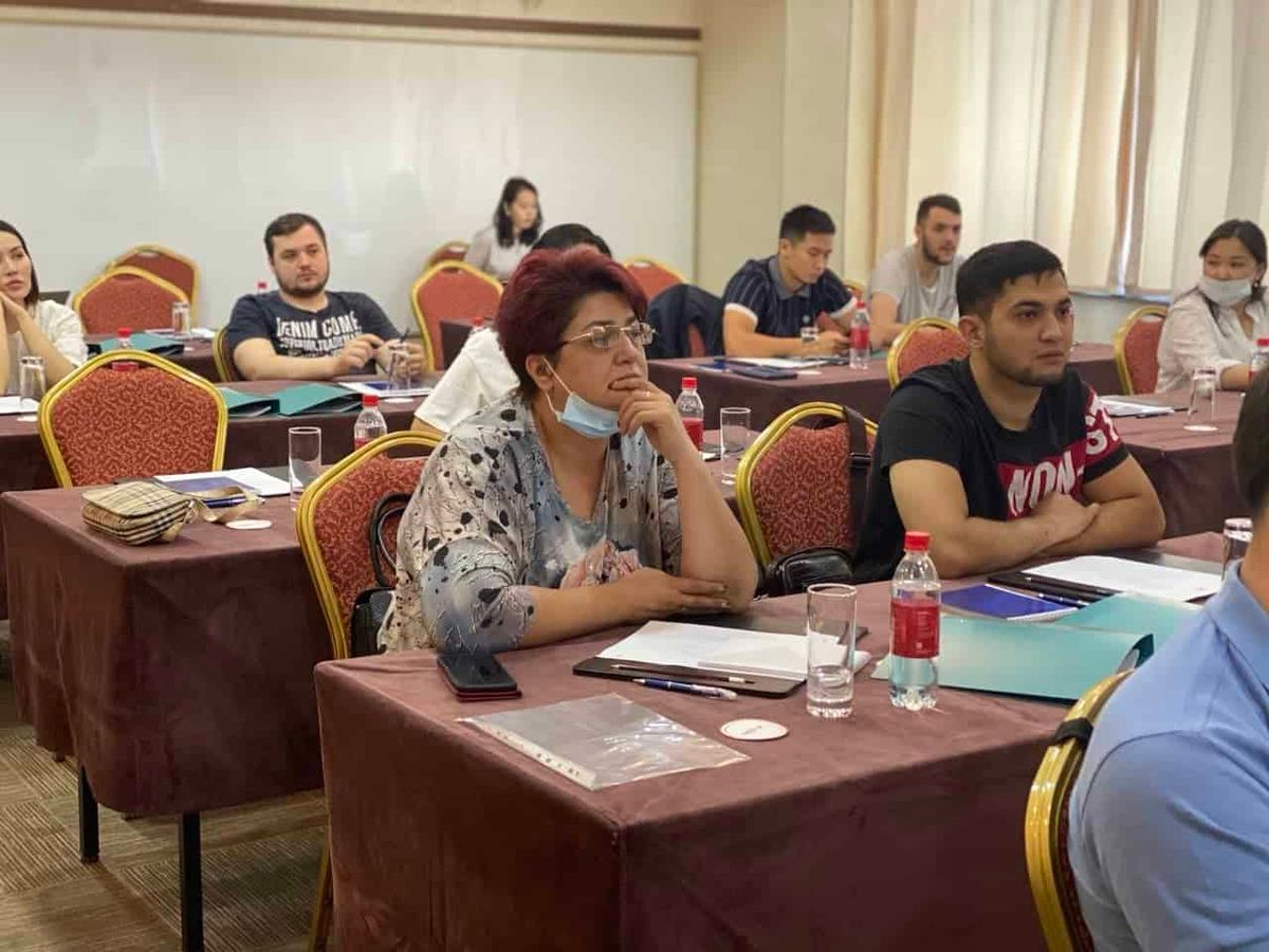 Представители швейных компаний приняли участие в тренинге по повышению навыков в сфере мерчандайзинга