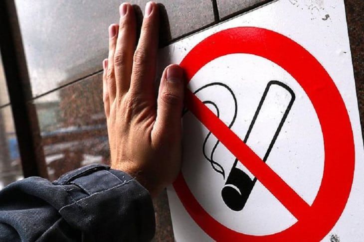 В Кыргызстане ввели запрет на курение в общественных местах