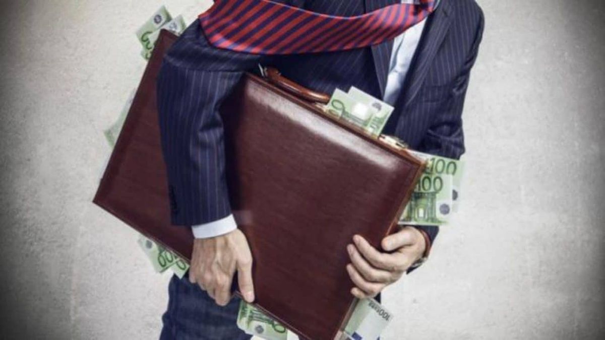 Иностранные инвесторы вывели из КР $548 млн за полгода — в основном в Канаду